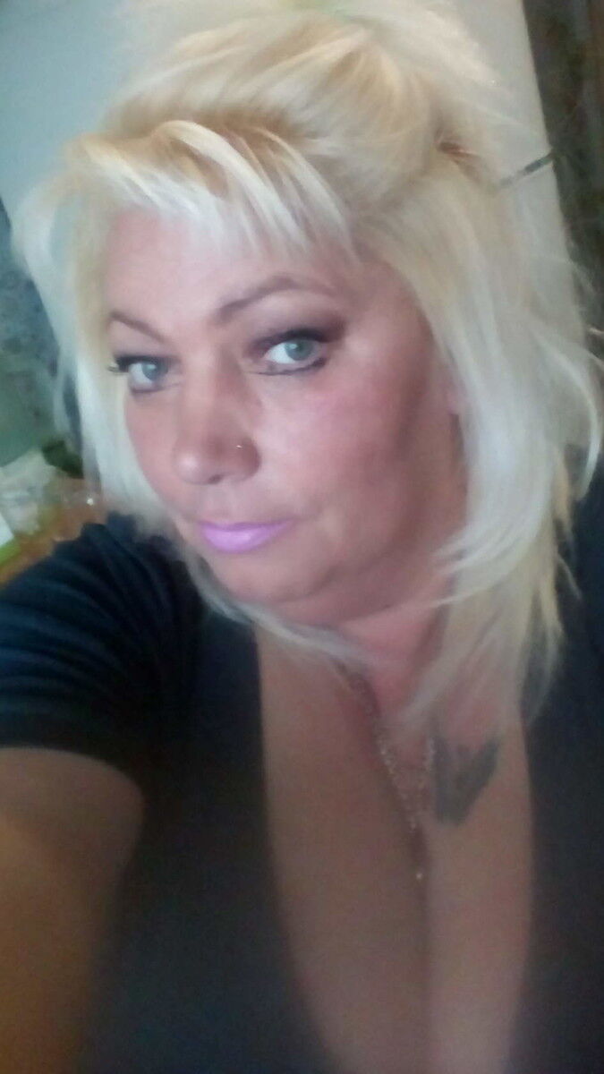  19356207  Lara, 54 ,    