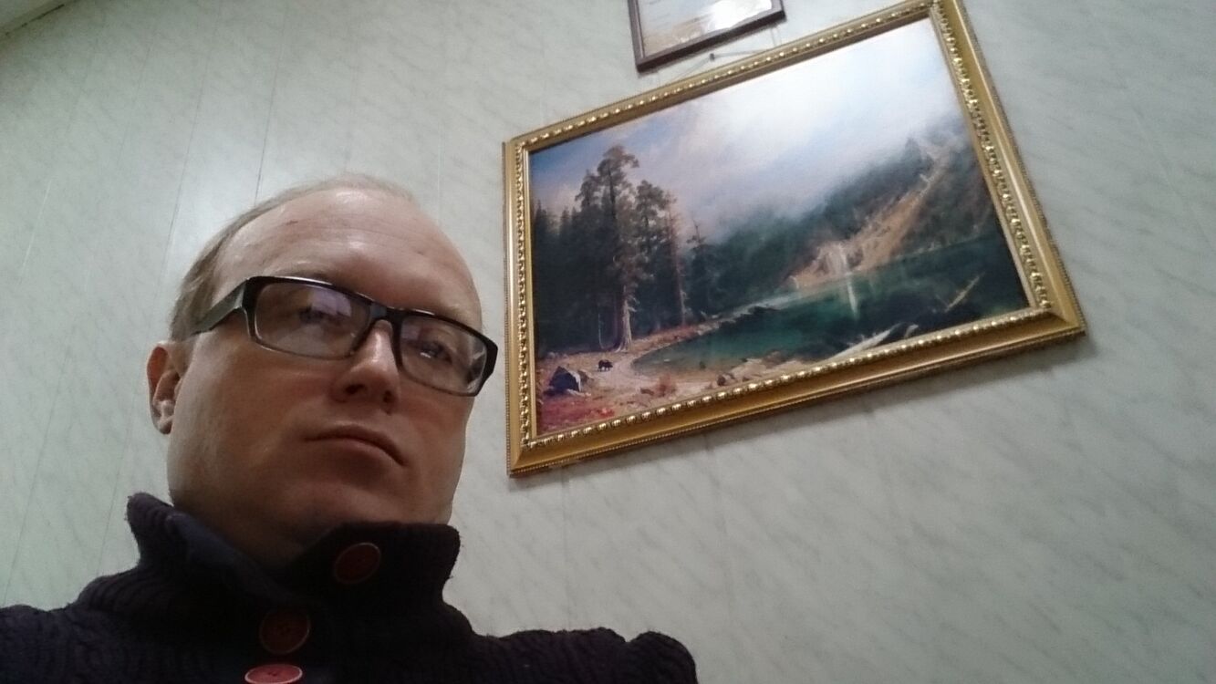  ,   Serge, 44 ,   ,   