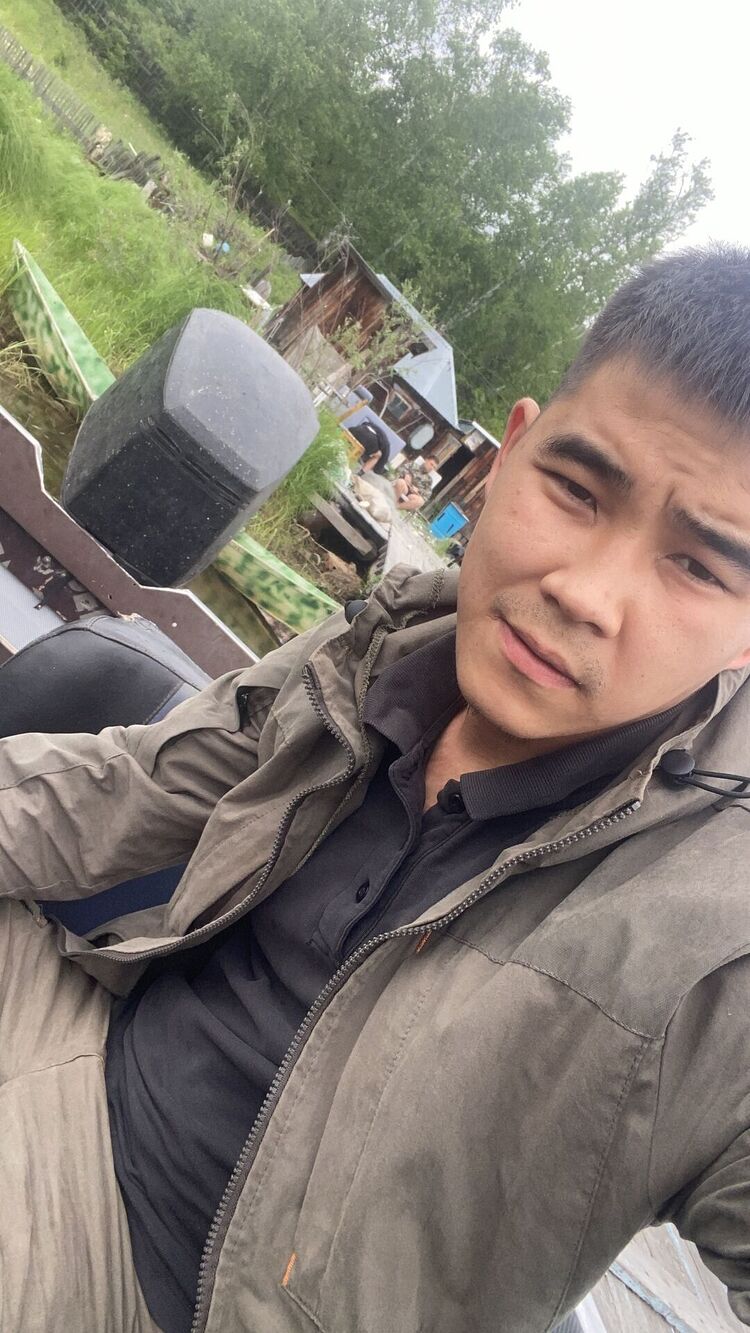  ,   Artyom, 27 ,   ,   