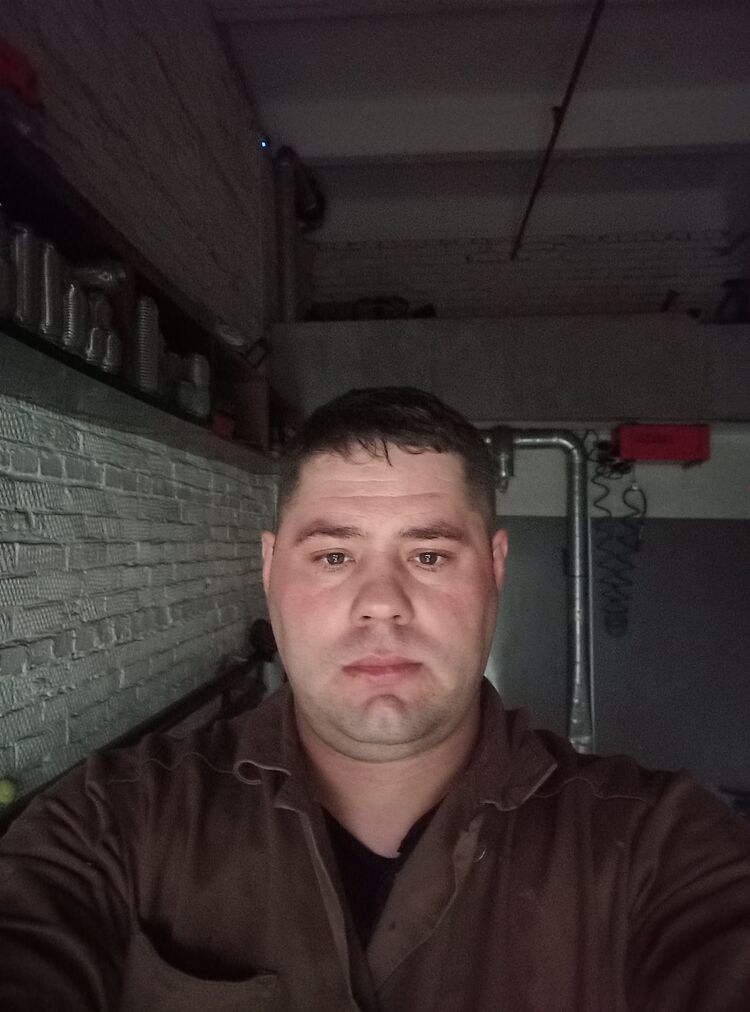  46618427  , 40 ,    