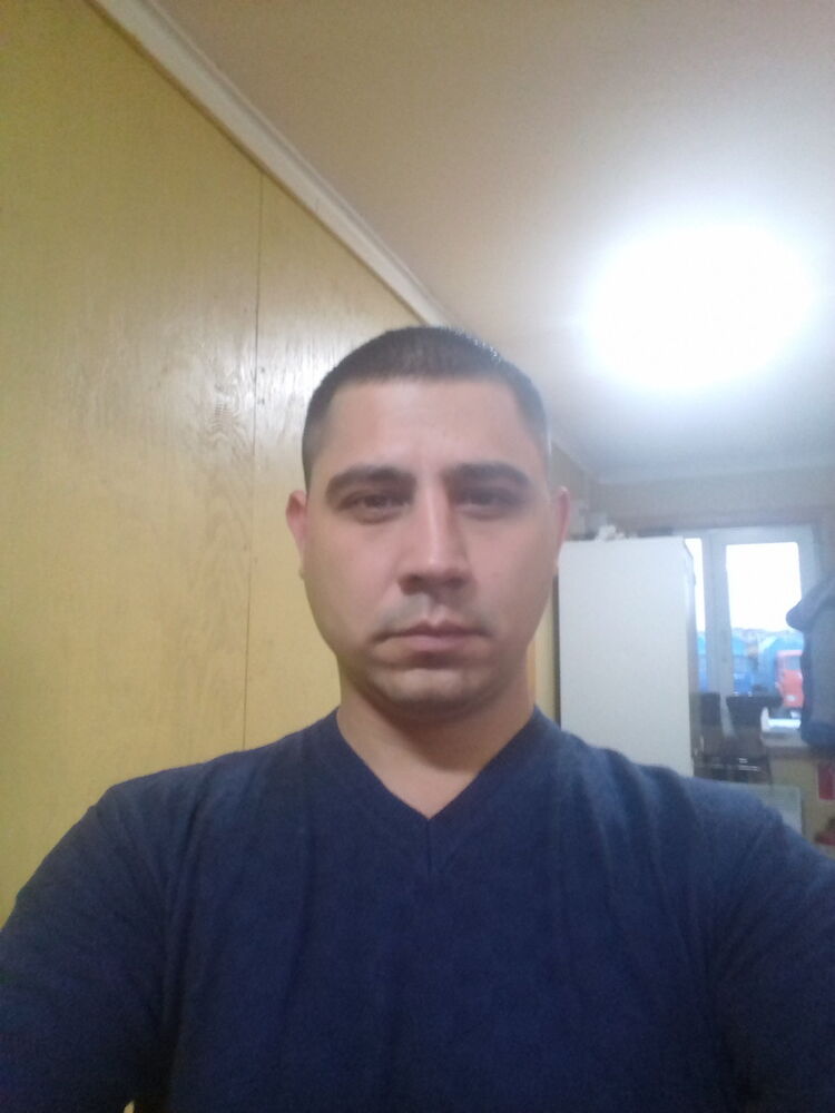  15645597  Maks, 38 ,    