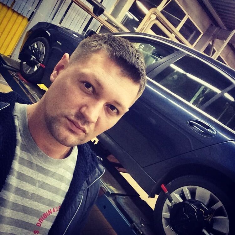  Camovce,   Pavlo, 33 ,   ,   
