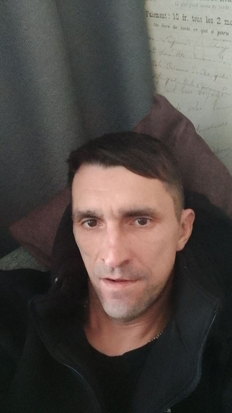  49661727  Alex, 40 ,    
