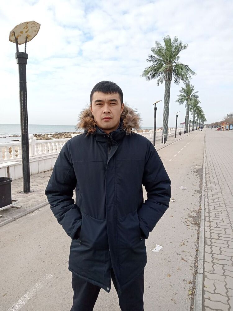  ,   Leo, 32 ,   ,   