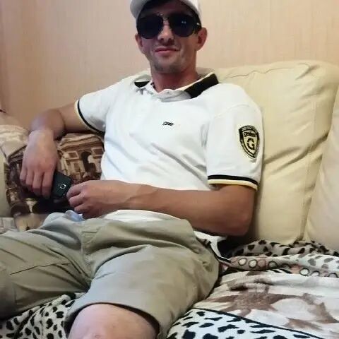  46545037  , 42 ,    