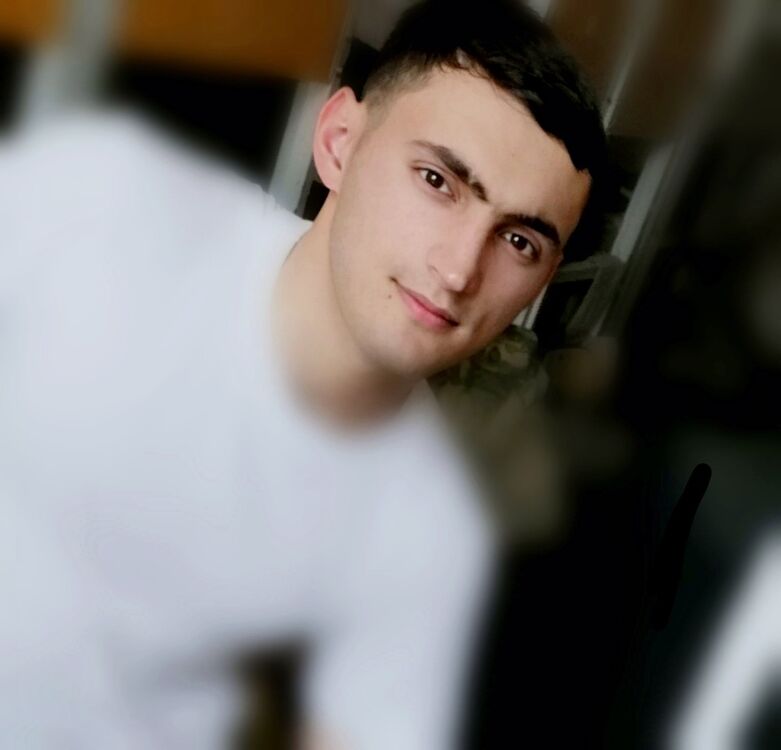  18252517  Aslan, 28 ,    