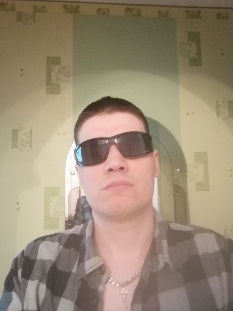  37288677  Denis, 30 ,    
