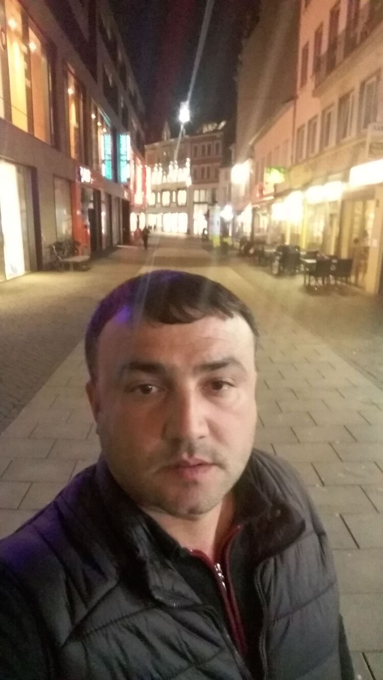  54467287  Bakcellj, 40 ,    