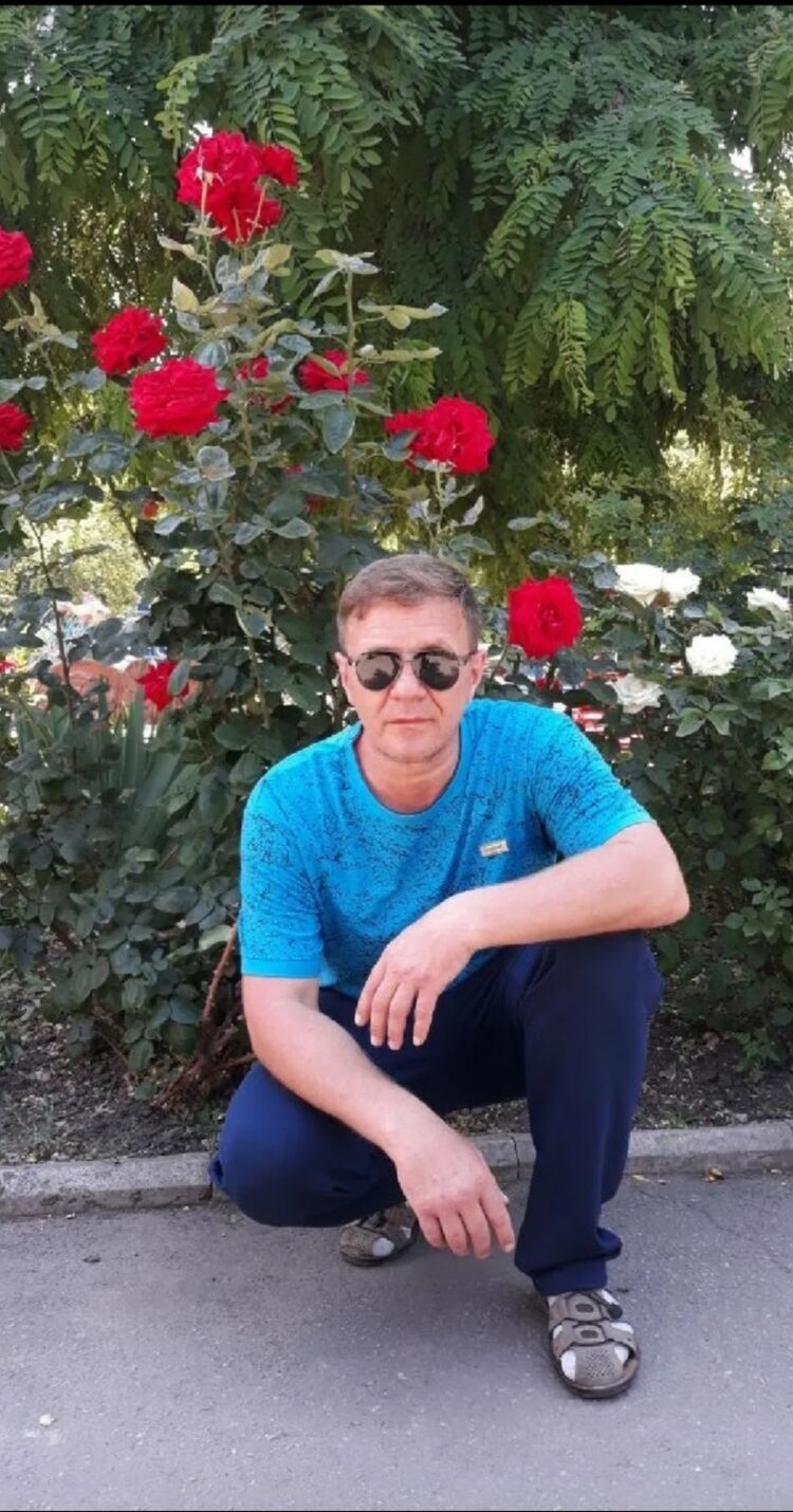  40182437  Sasha, 56 ,    