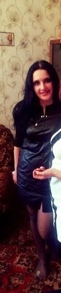  ,   Elena, 32 ,  
