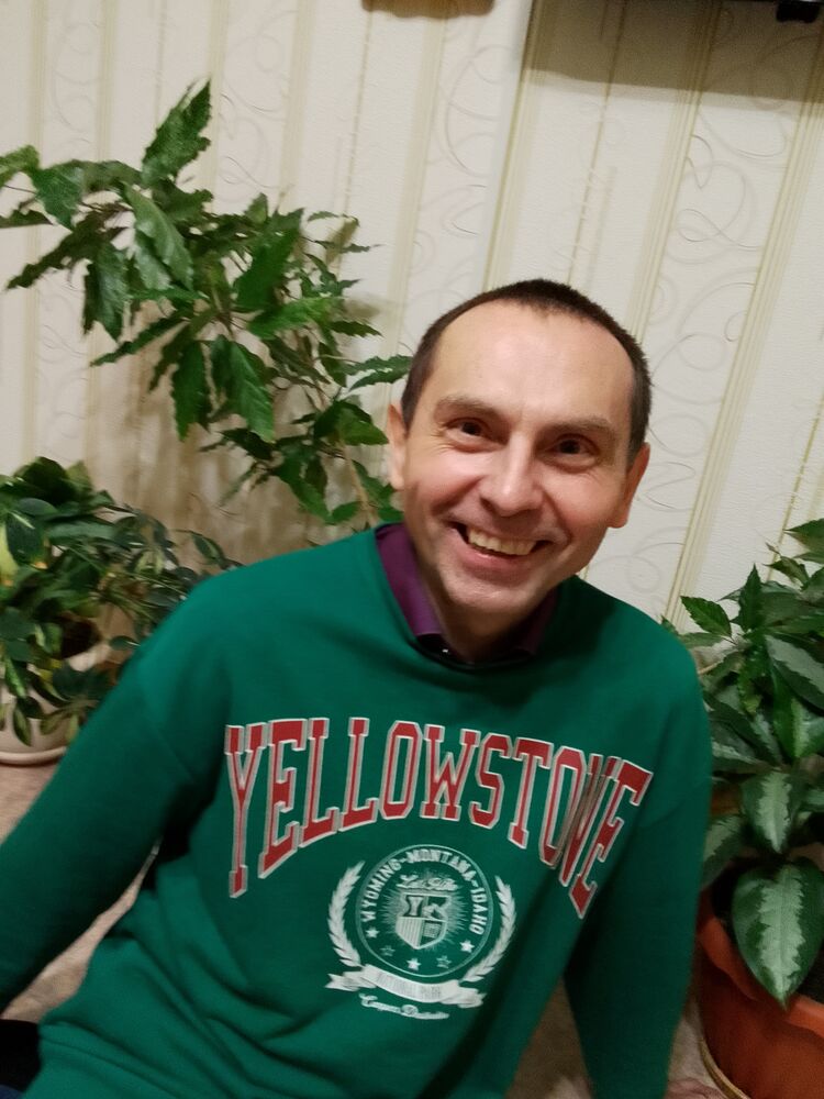  48080647  Alexander, 49 ,    