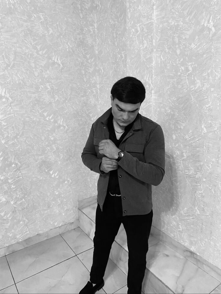  53743017  Orxan, 20 ,    