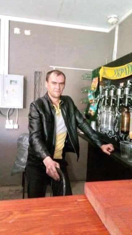  10645677  Anatoly, 37 ,    