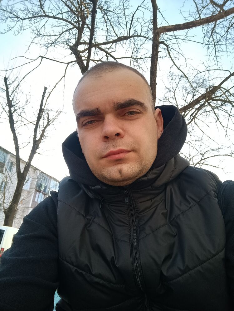  44807037  , 27 ,    