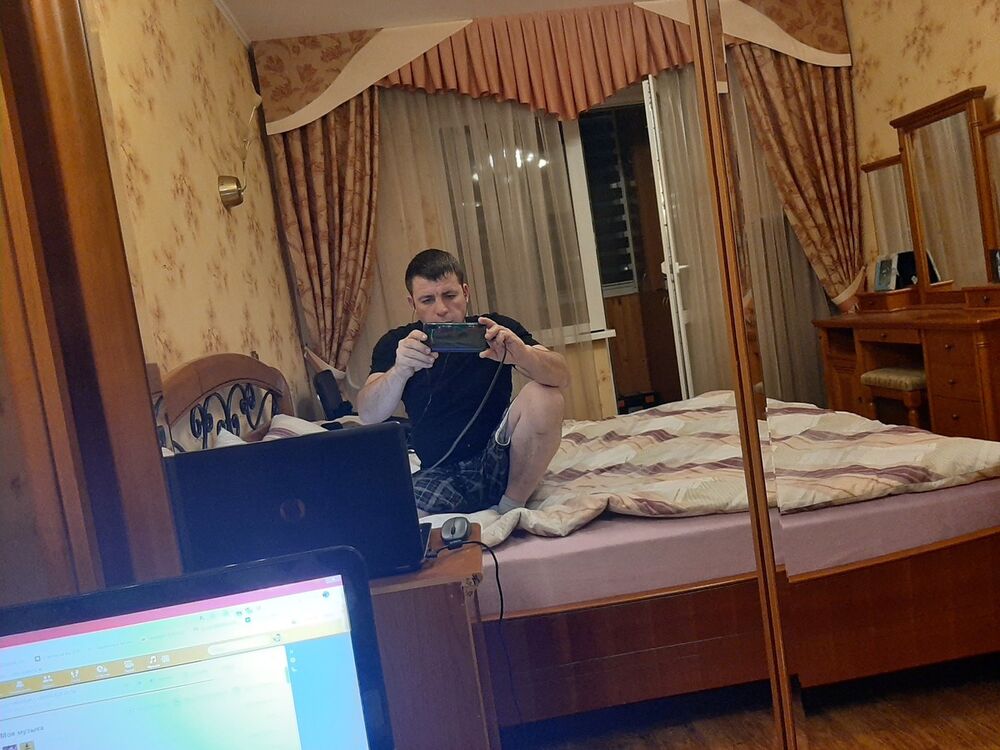  19521667  Dima, 41 ,    
