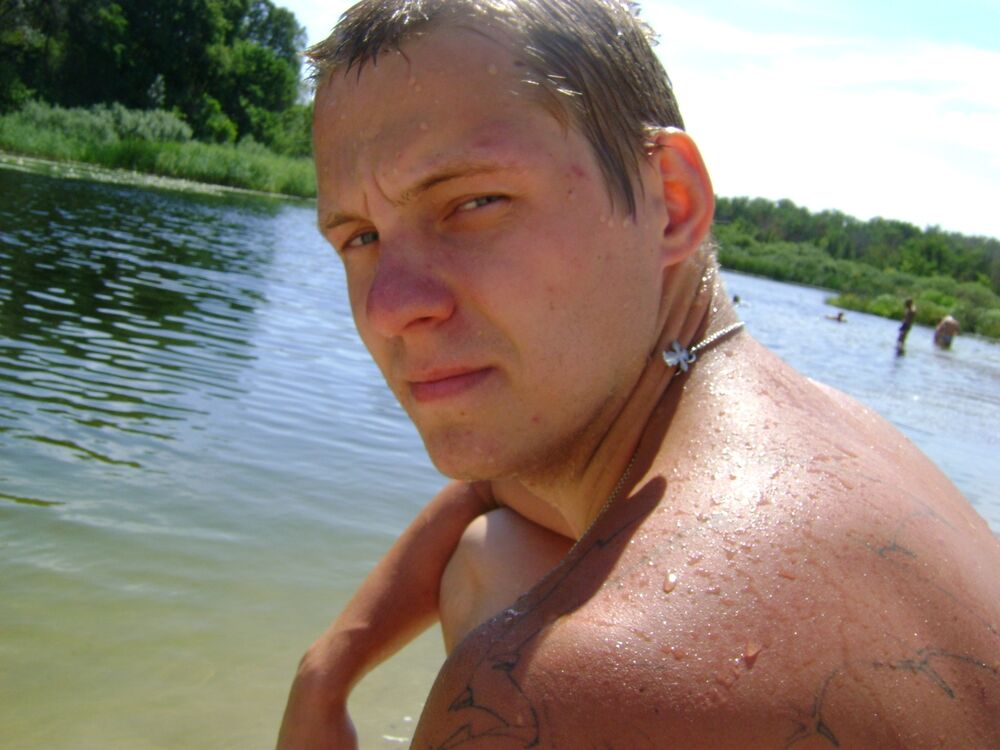  24803977  Alex, 30 ,    