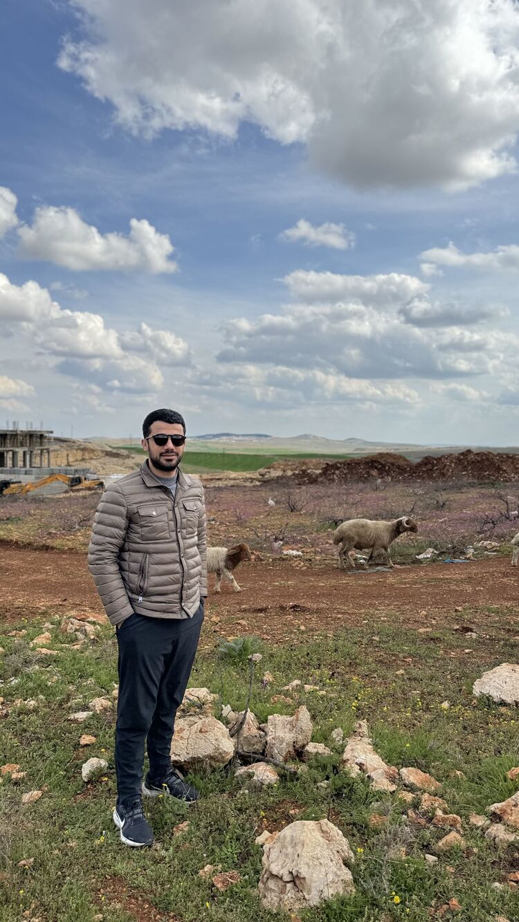  ,   Hakan, 32 ,   ,   