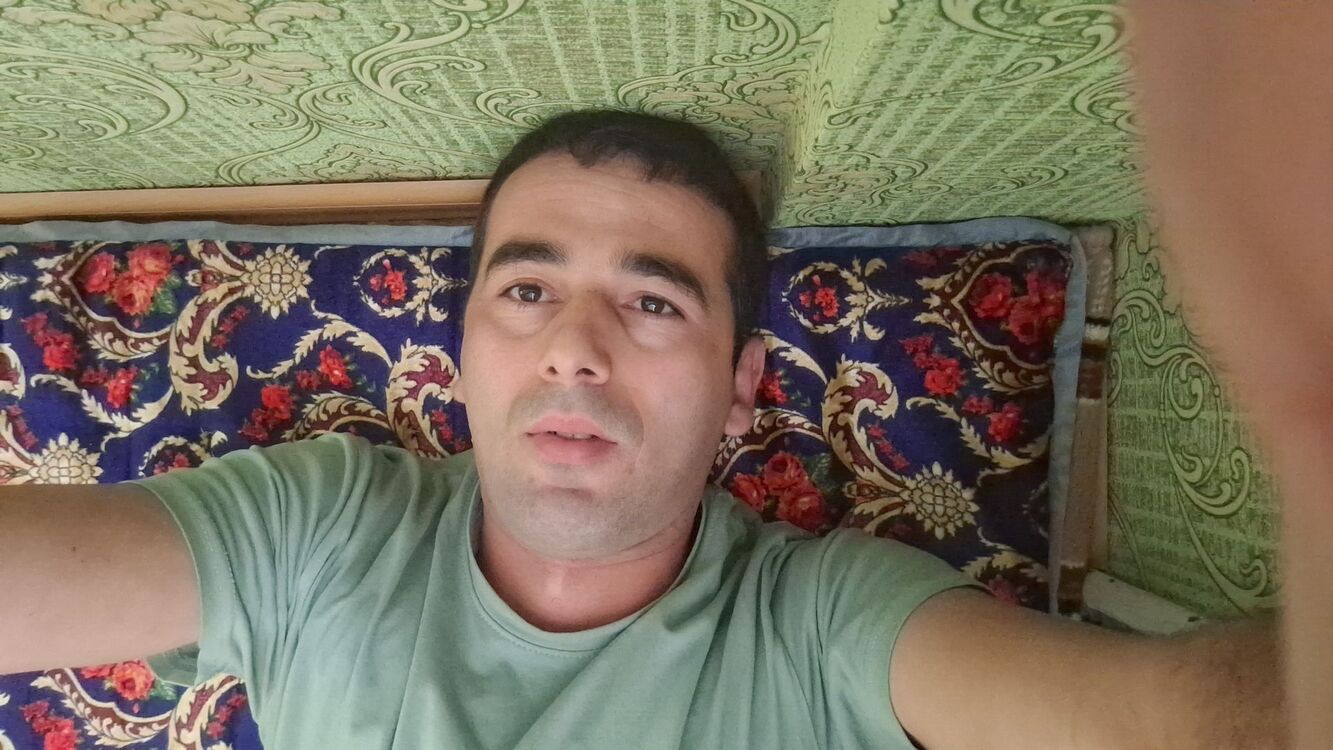  49851947  Ali, 35 ,    