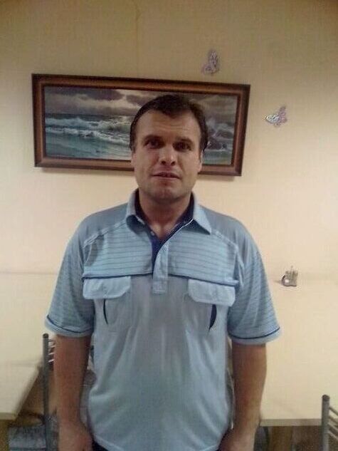  24381147  Viktor, 49 ,    