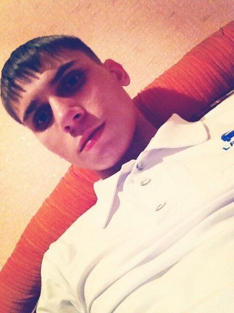  10994757  Viktor, 26 ,    -