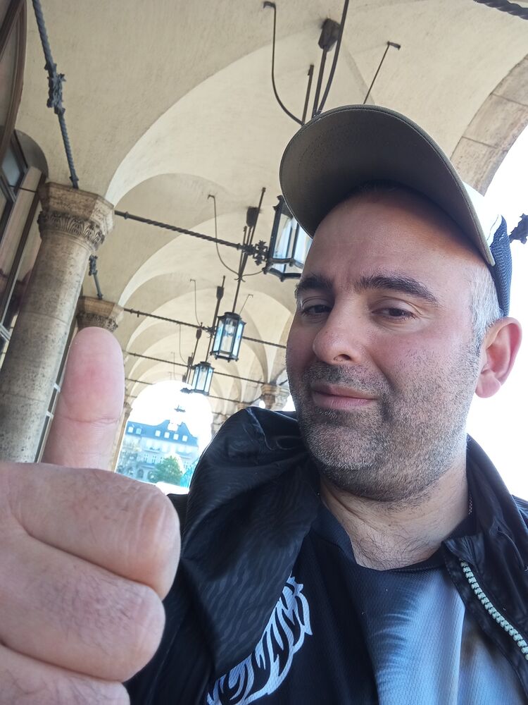  51222487  , 44 ,    Essen