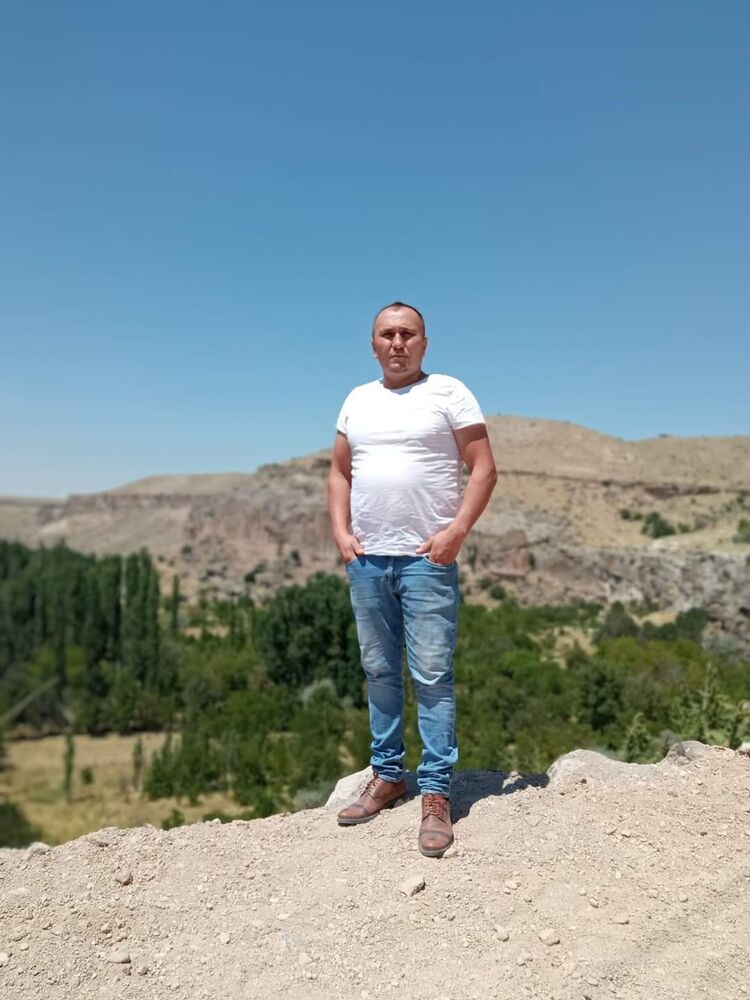  40558097  Tuncay, 40 ,    