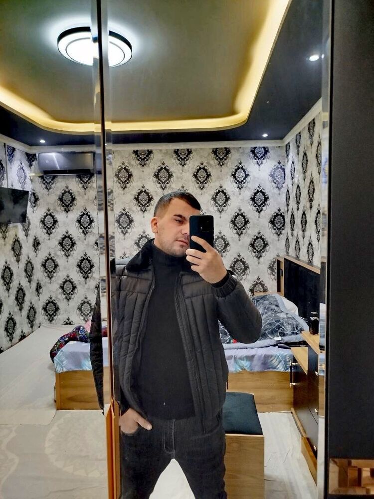  ,   Bek, 28 ,   ,   