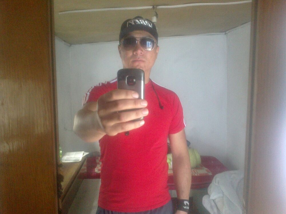  ,   Malyw, 35 ,   ,   , c 
