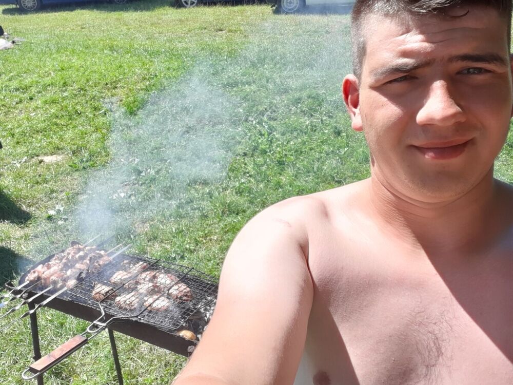  ,   Leonid, 27 ,   ,   , c , 