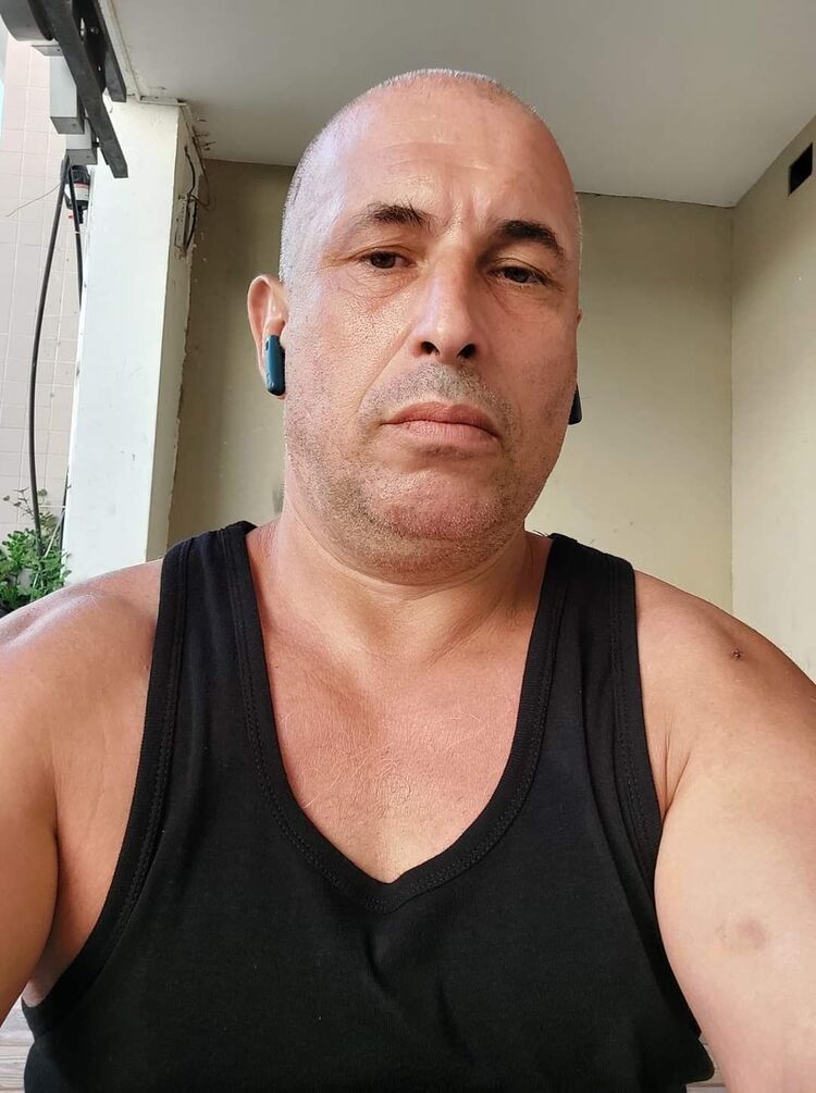  40306467  Alexander, 53 ,    Tel Aviv-Yafo