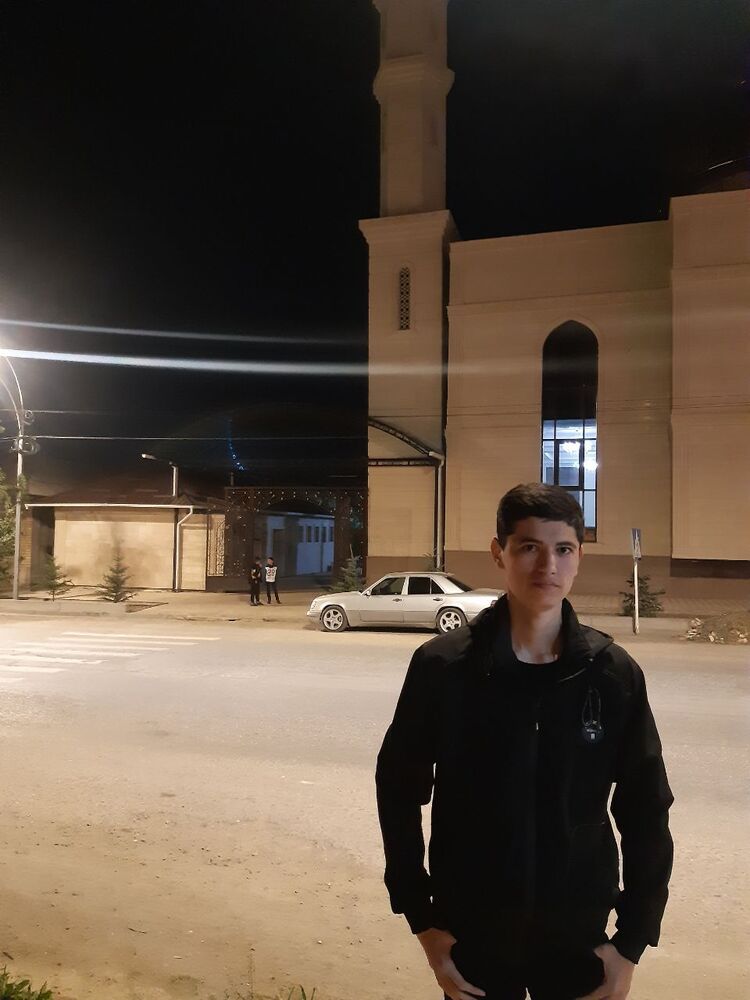  38536687  Furqat, 23 ,    