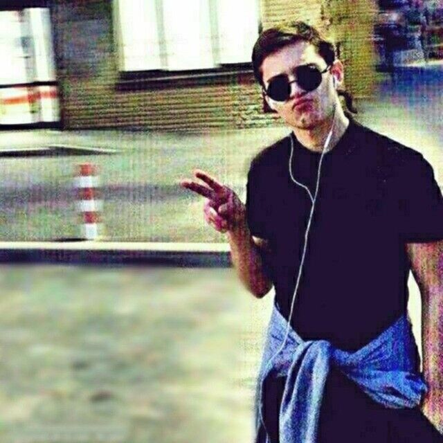  18052637  Alisher, 33 ,    