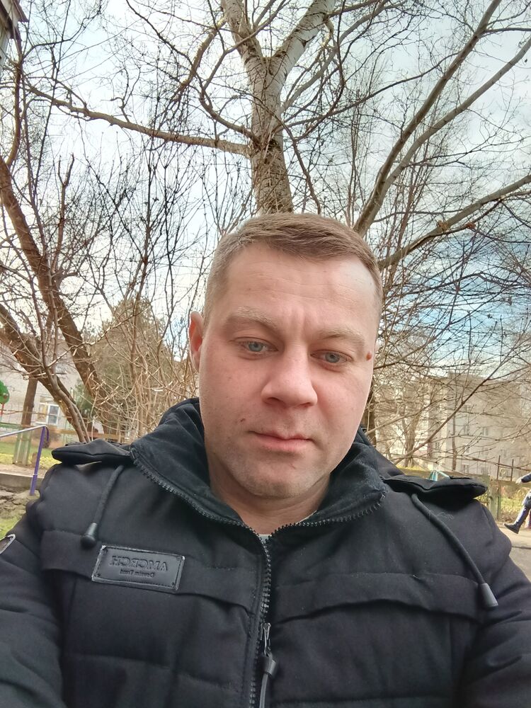  48072457  , 37 ,    