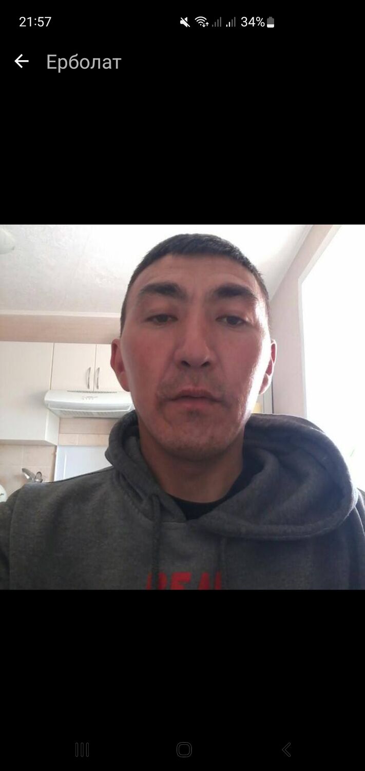  44614797  Erbolat, 37 ,    