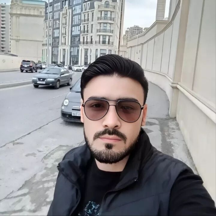  52689117  Emin, 38 ,    