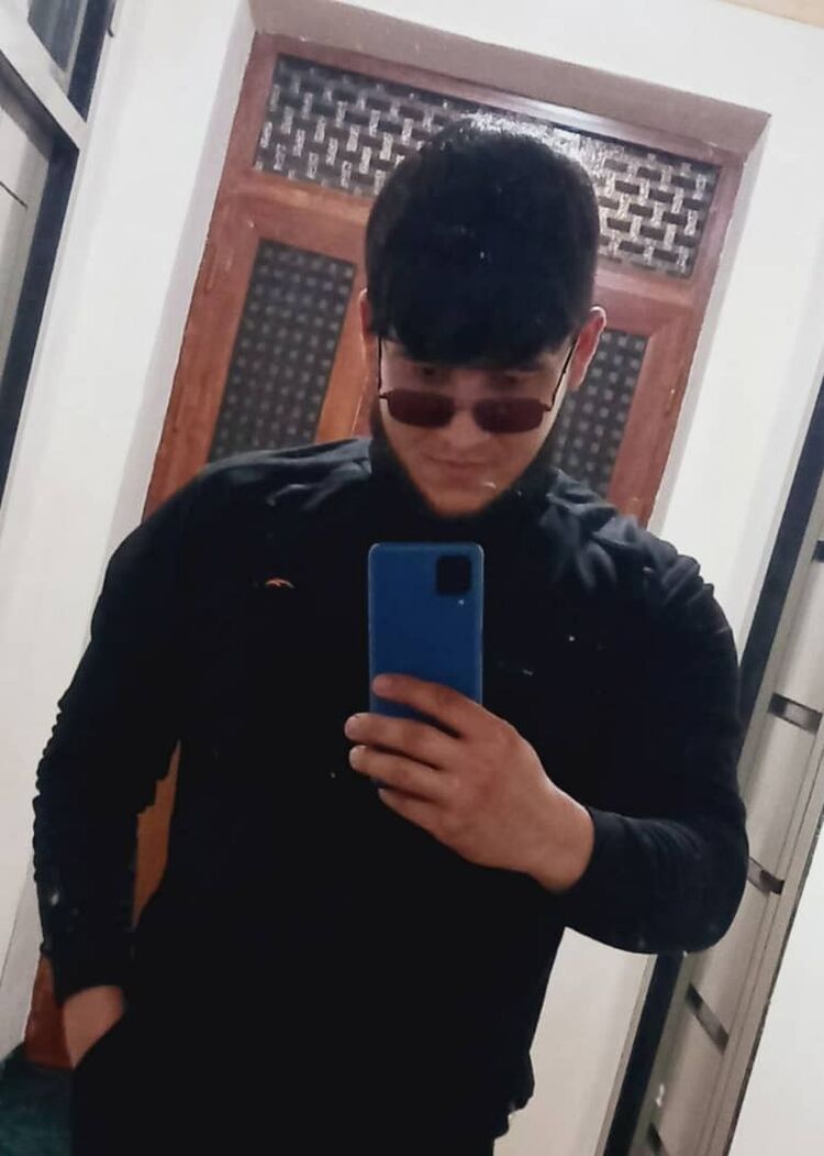  52450567  Bahromjon, 24 ,    
