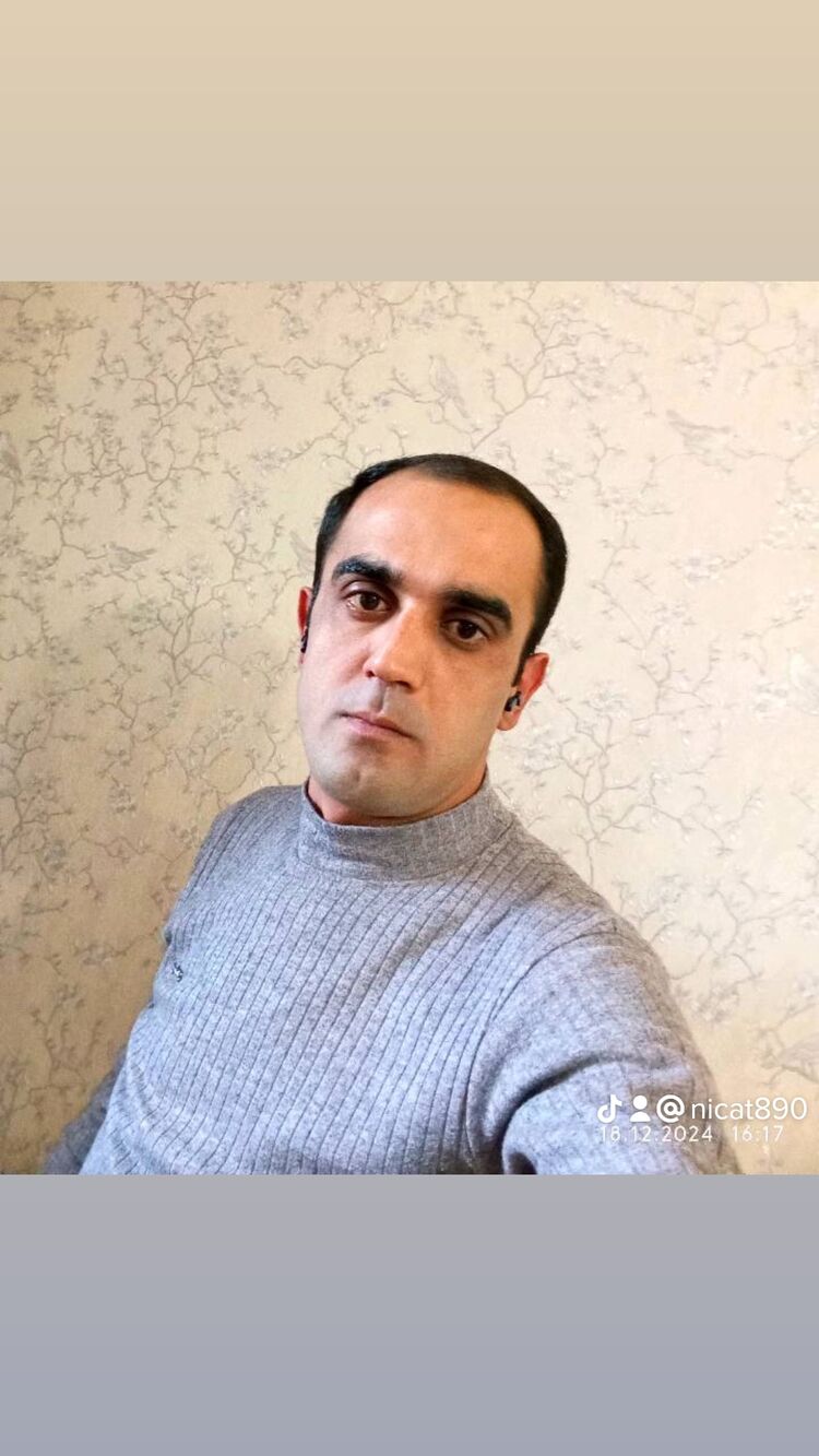  49413357  Nicat, 36 ,    