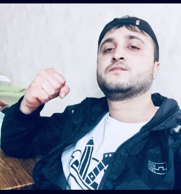  36148917  Petru, 26 ,    