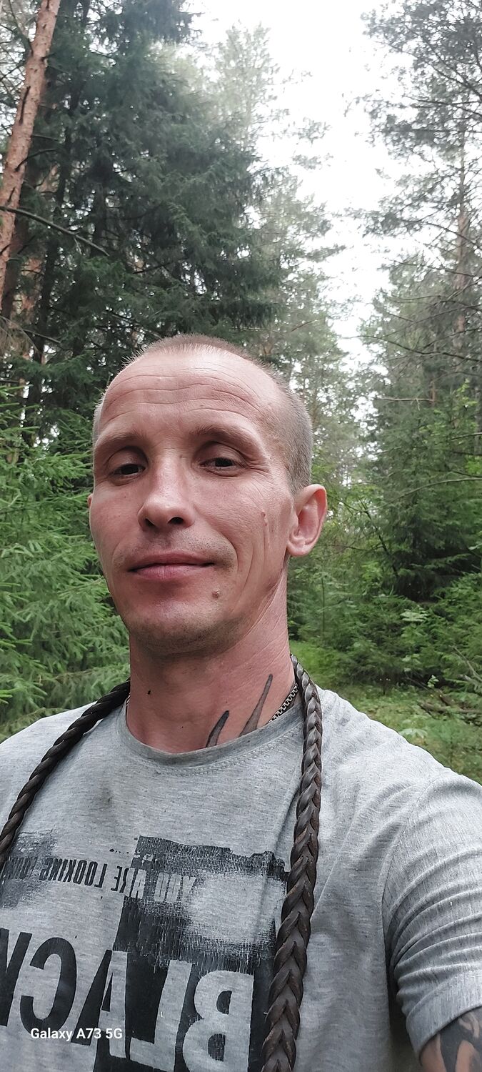  52200597  Ivan, 39 ,    