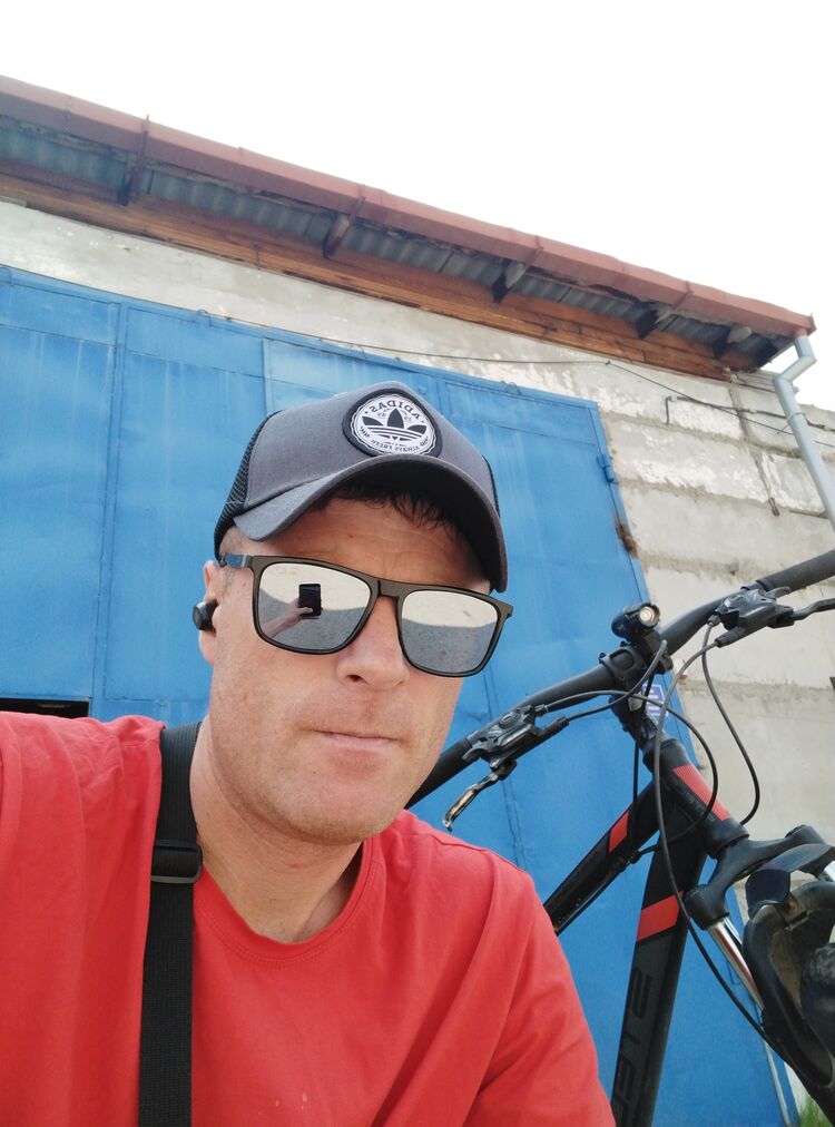  ,   Andrei, 39 ,   ,   , c 