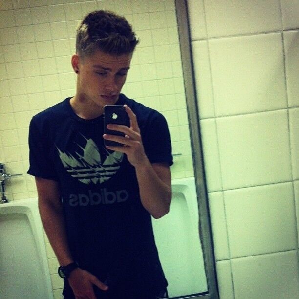  9096527  Maksim, 29 ,    