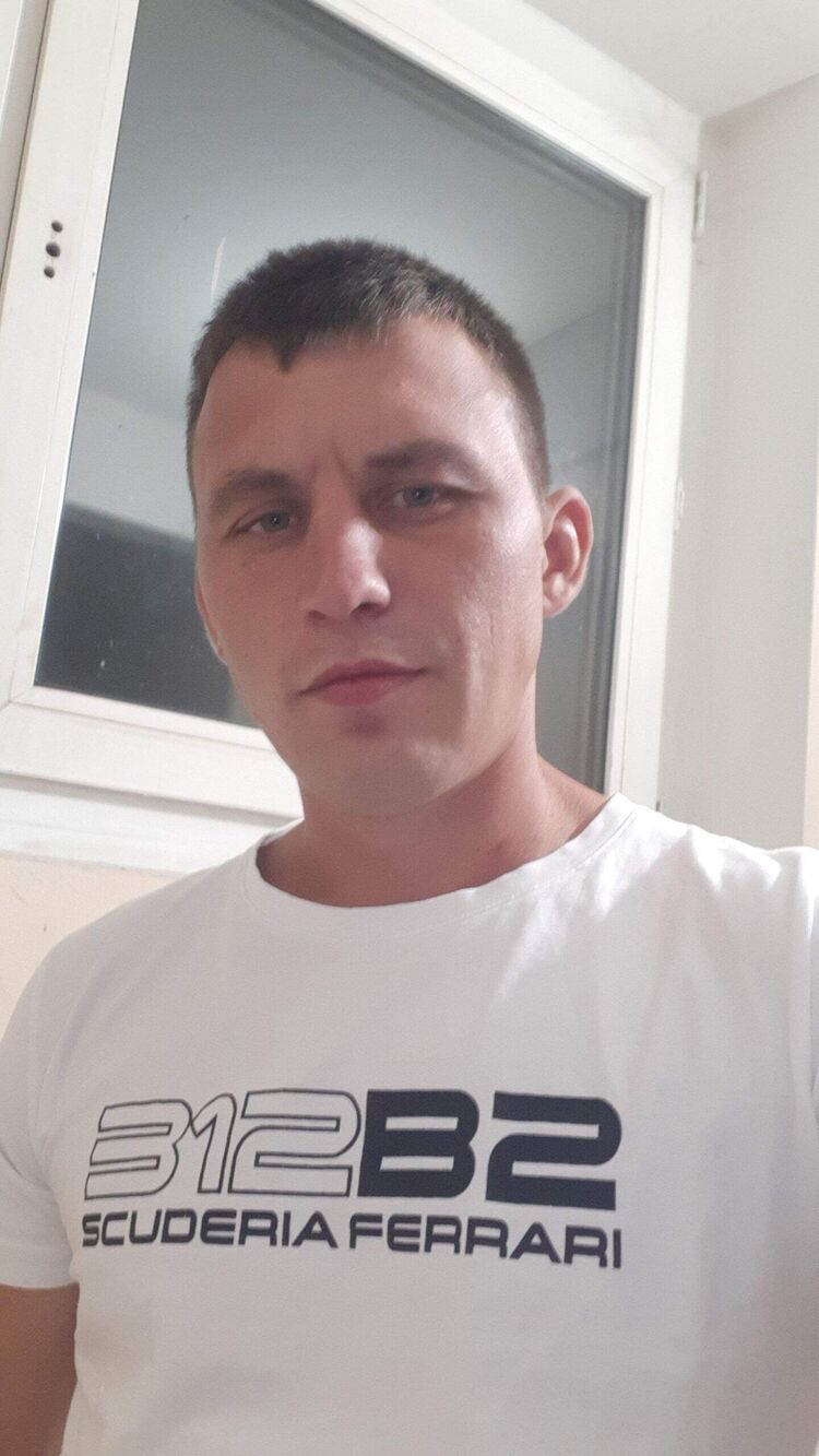  46278107  , 28 ,    