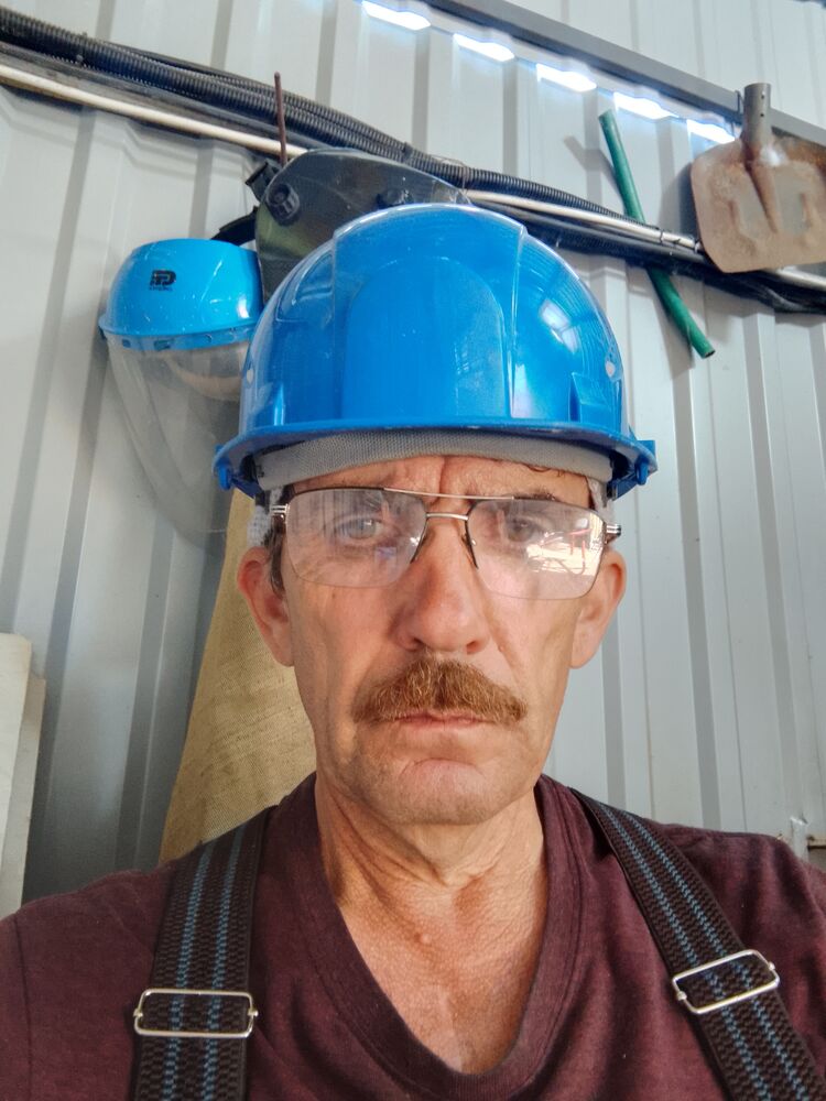  44166327  , 61 ,    