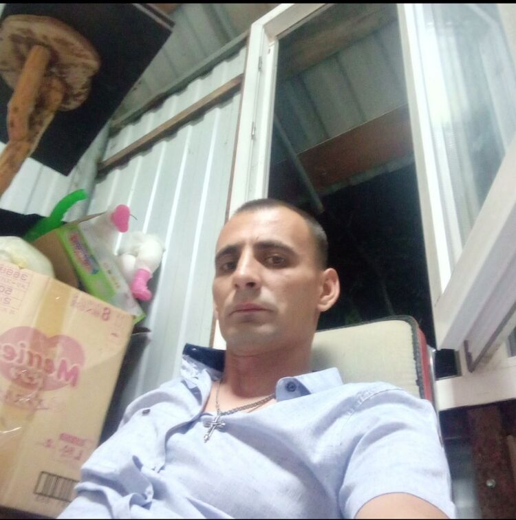  ,   Petya, 39 ,   c 
