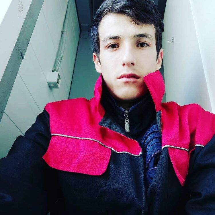  31925587  Ogabek, 25 ,    