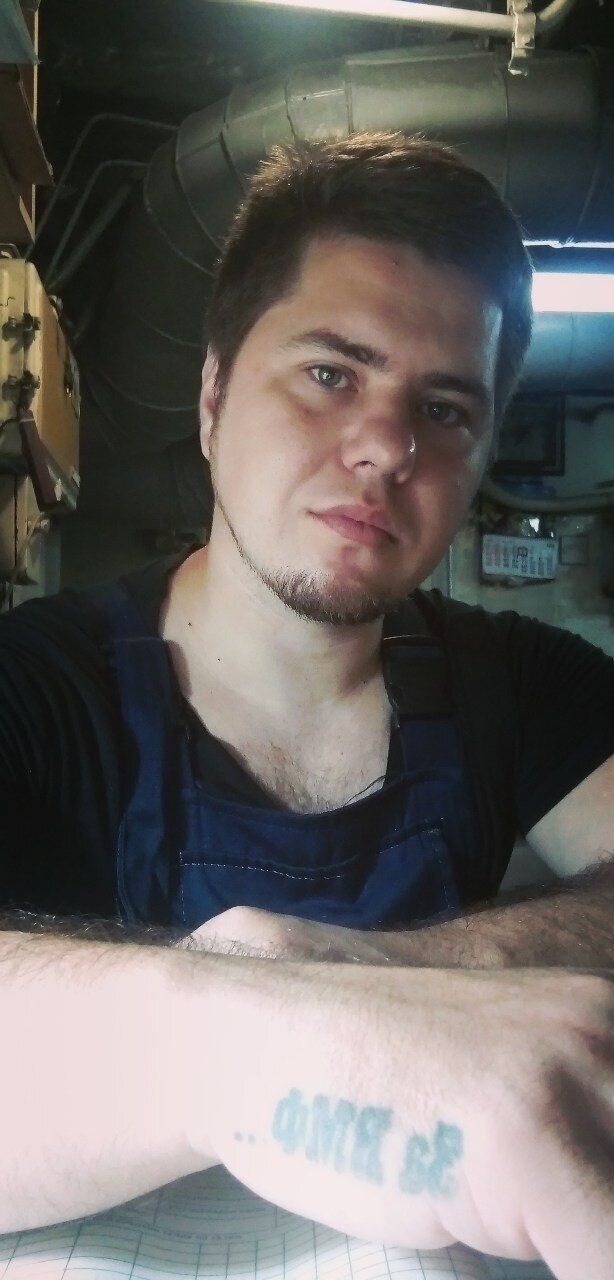  44606037  ALEKSEI, 28 ,    