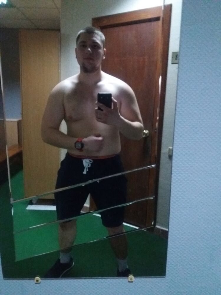  18894357  Artem, 28 ,    