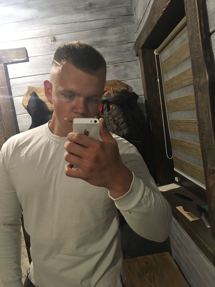  31851947  , 24 ,    