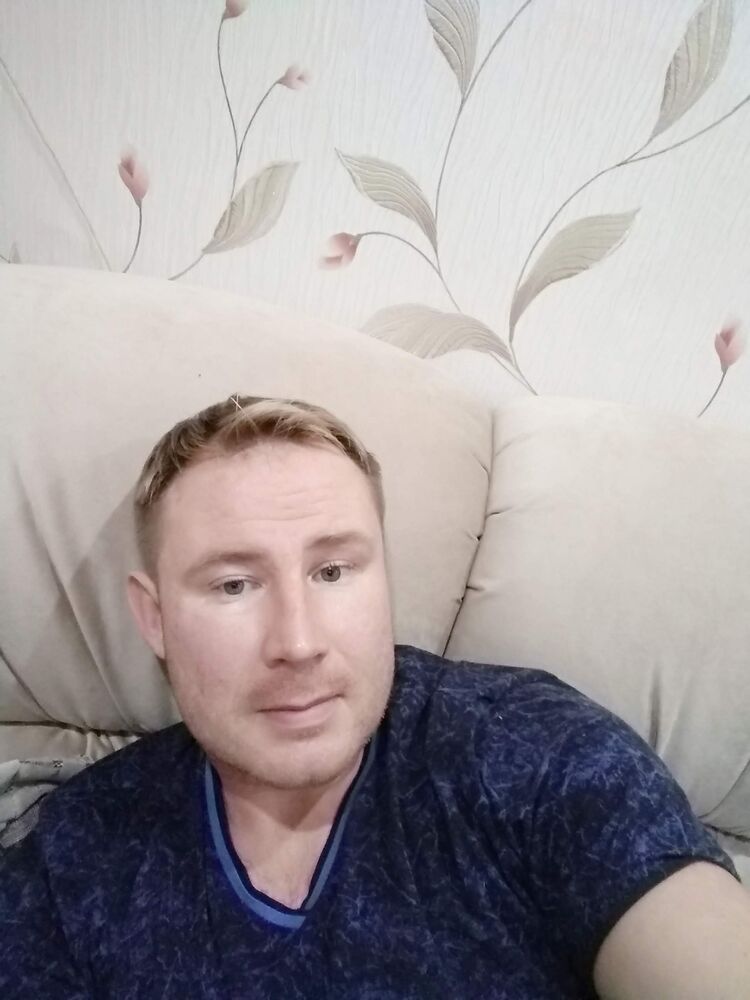  24522837  Andrey, 39 ,    
