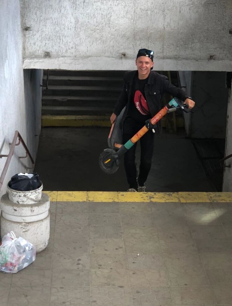 ���� 32975677 ����� �����, 21 ���, ���� ���������� � �����������